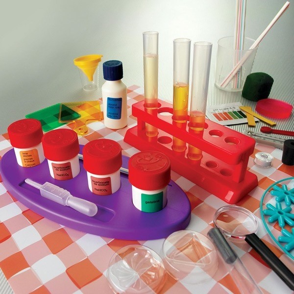 Chemistry kit with 120 activities